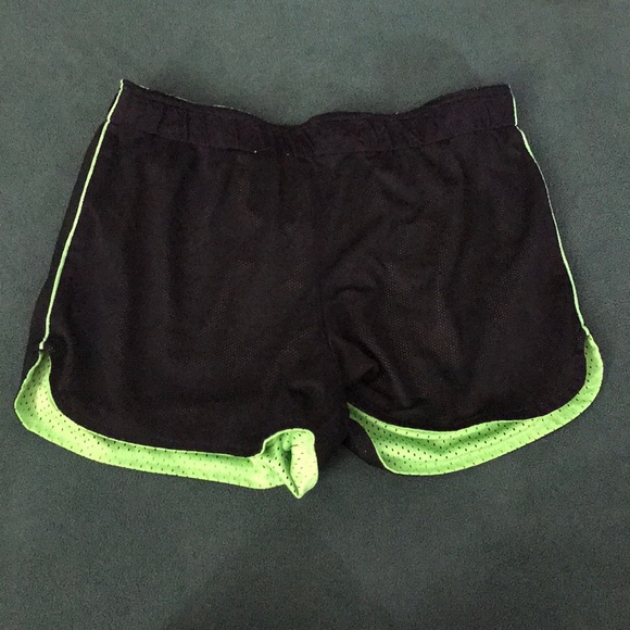 Athletic shorts - Picture 3 of 4